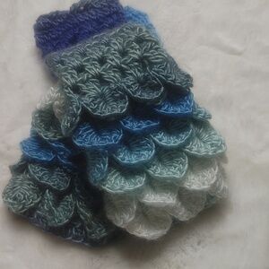 Just in! Dragon/Mermaid Scale Fingerless Gloves Colorful Soft, Texting Armwarmer
